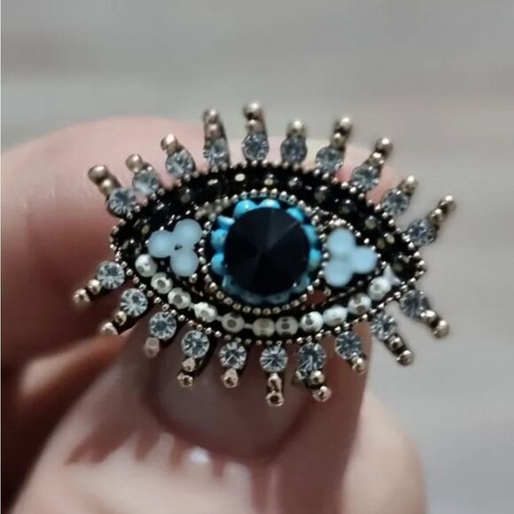 NWOT Eyeball brooch - Picture 4 of 8